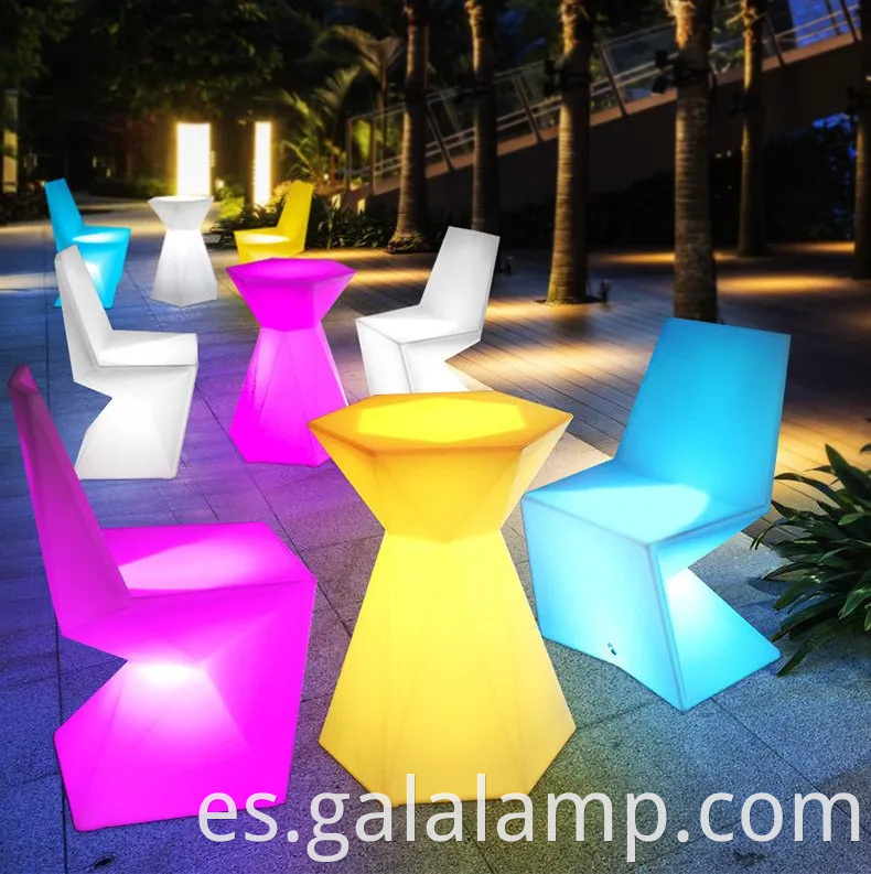 Elegante juego de comidas al aire libre luminosa LED para balcones acogedores